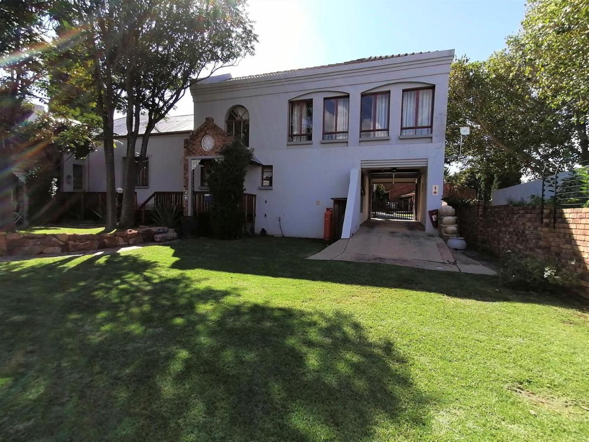 Van Dykshuis Guest House Heidelberg  Exterior photo